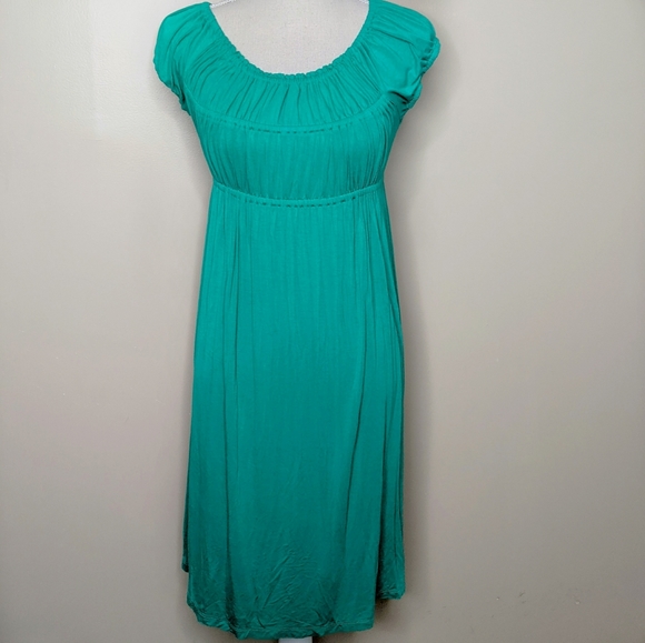 Kirstin Davis Dresses & Skirts - Kristin Davis Smocked Bust Emerald Midi Dress